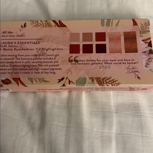 Laura Geller soft satin six matte eyeshadows and two highlighters new in box - Picture 3 of 3